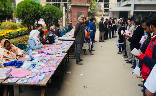 ঢাকায় পুলিশের গাড়িতে আগুনের ঘটনায় দুজন গ্রেপ্তার